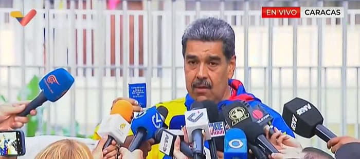 Eleições na Venezuela: Maduro vota e diz que vai respeitar constituição do país