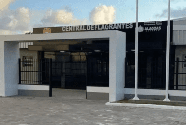 Homem é preso por enviar fotos íntimas para criança, em Maceió