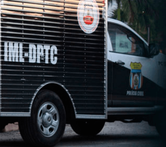 Homem é morto e tem rosto desfigurado em área de mata de Careiro Castanho