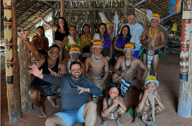 Ex-BBBs curtem passeio em Manaus com Isabelle Nogueira; vídeos