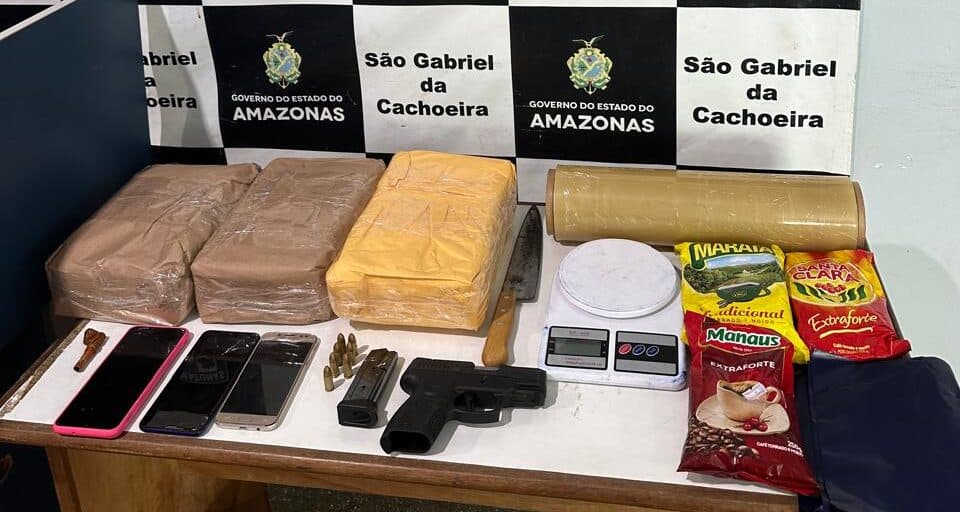 Grupo criminoso é preso com drogas e armas, em São Gabriel da Cachoeira, no AM