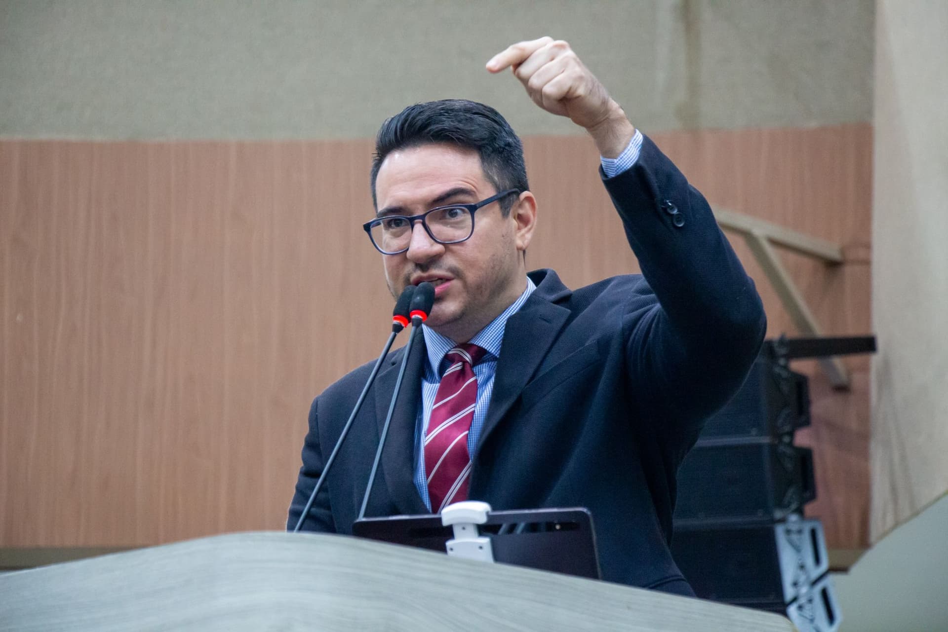 EXCLUSIVO: Rodrigo Guedes pede exoneração do Procurador-Geral Adjunto da CMM acusado de assédio