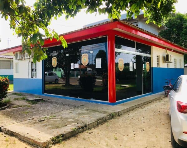 Homem é preso após espancar e ameaçar de morte a esposa, em Santa Isabel do Rio Negro, no AM