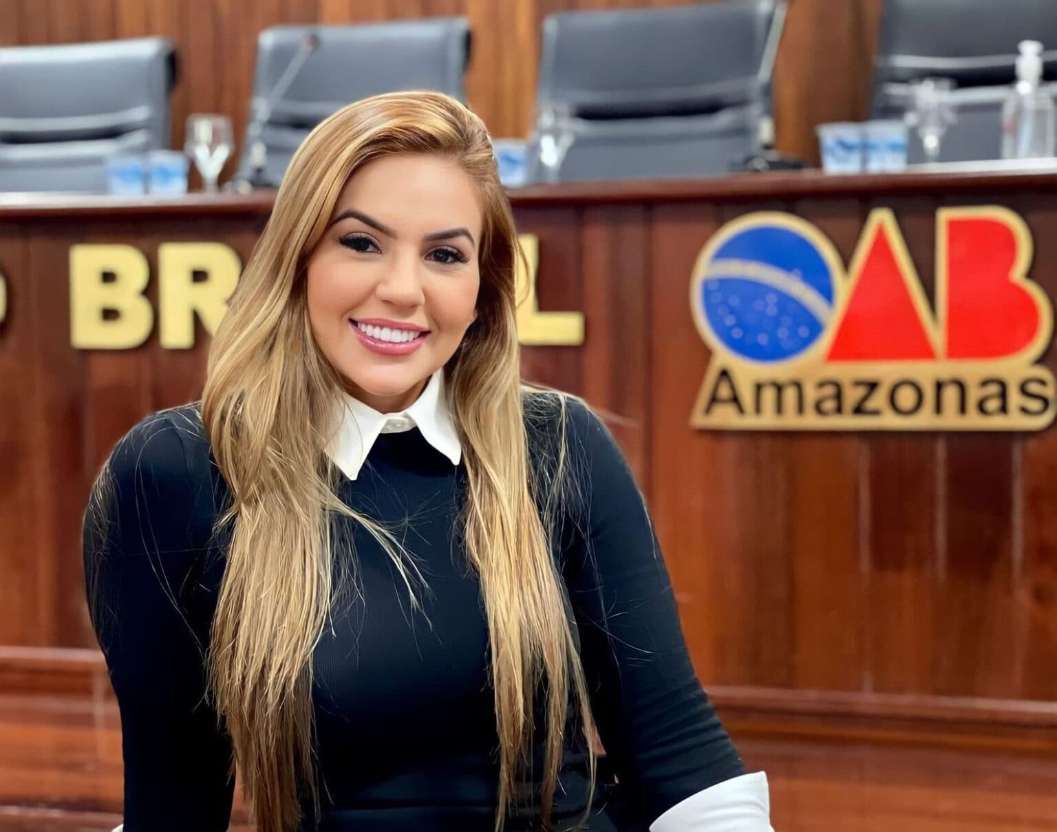 Projeto de Débora Menezes pretende proibir pessoas trans em etapa de concursos no Amazonas