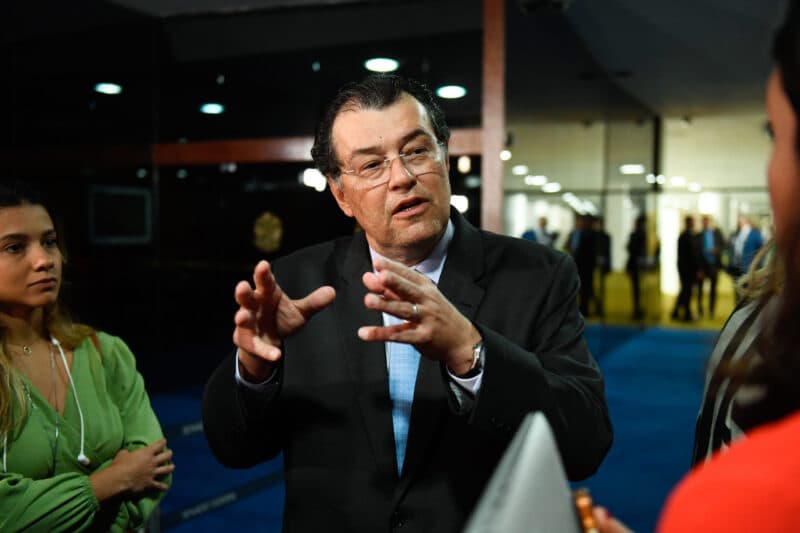 Senadores defendem retirar urgência do projeto da reforma tributária; Eduardo Braga deve elaborar calendário de discussões