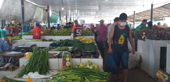 Secretário da Semacc descarta risco de despejo de permissionários da Feira do Produtor