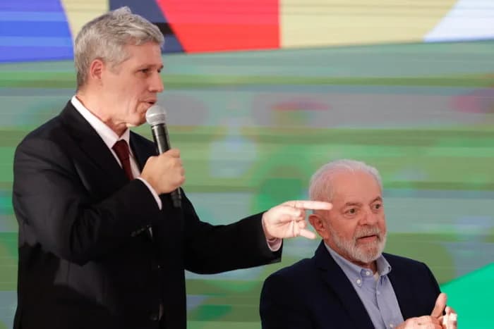 Ministro de Lula ironiza encontro de políticos de direita: “Cidade vai precisar de limpeza espiritual”