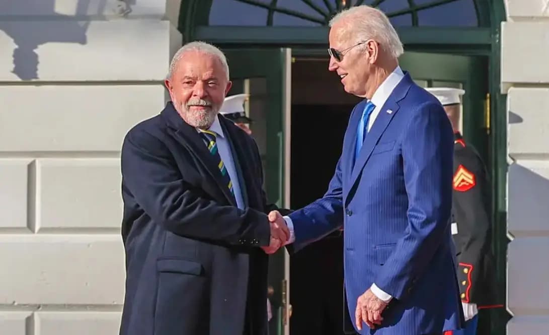 Lula diz a Biden que divulgação das atas das eleições na Venezuela é indispensável