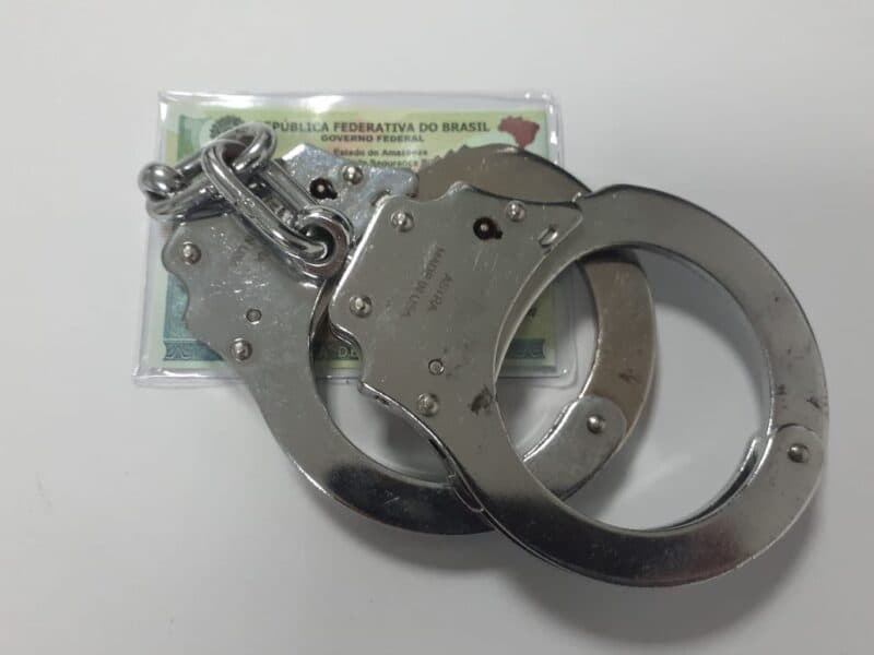 Suspeito de agredir ex-mulher com terçadada na cabeça é preso no PAC de shopping em Manaus