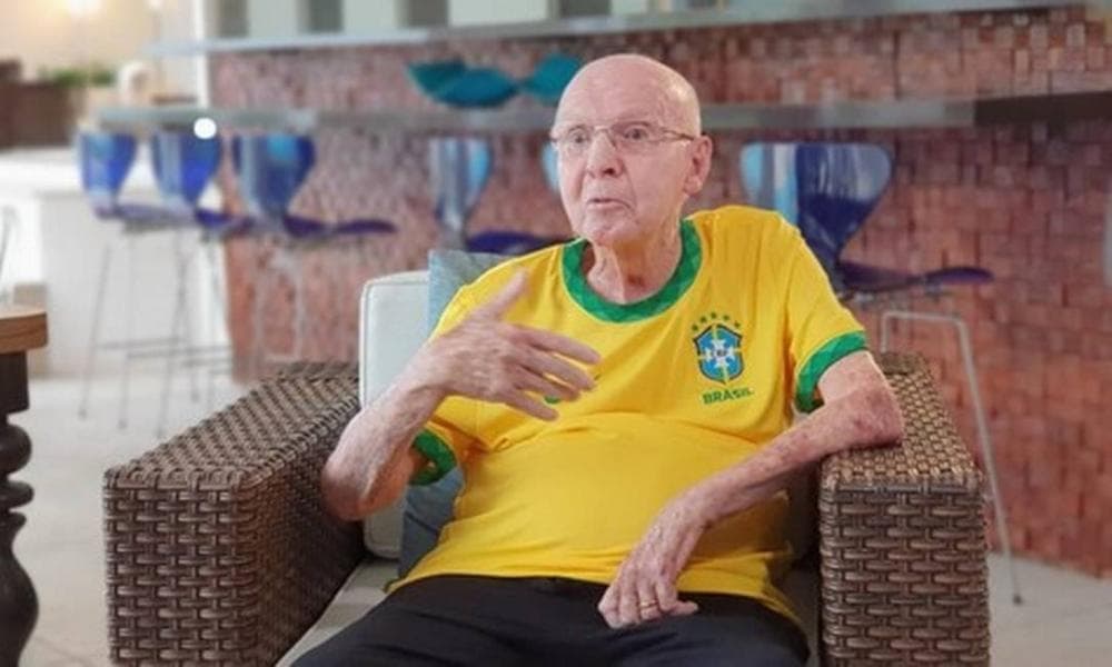 Cuidadora de Zagallo entra na justiça por “ambiente de trabalho humilhante”, e pede R$ 190 mil