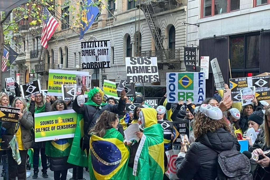 Moraes usou TSE contra bolsonaristas que xingaram ministros em Nova York, diz a Folha