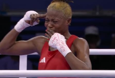 Olimpíadas 2024: boxeadora Marcelat Sakobi faz gesto para denunciar violência no país