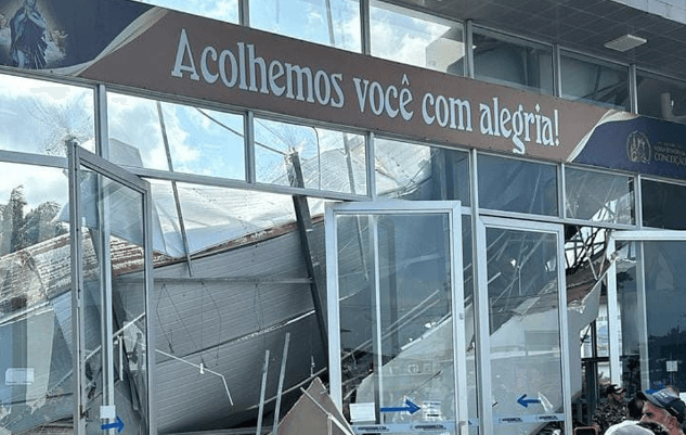 TRAGÉDIA: duas pessoas morrem após teto de igreja desabar em Recife