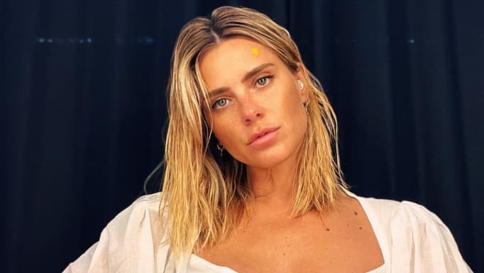 Carolina Dieckmann diz que Globo não permitiu que ela conhecesse Silvio Santos pessoalmente