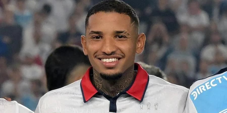 Esposa de Izquierdo comove a internet com carta de despedida ao jogador: “Vou te amar a vida toda”