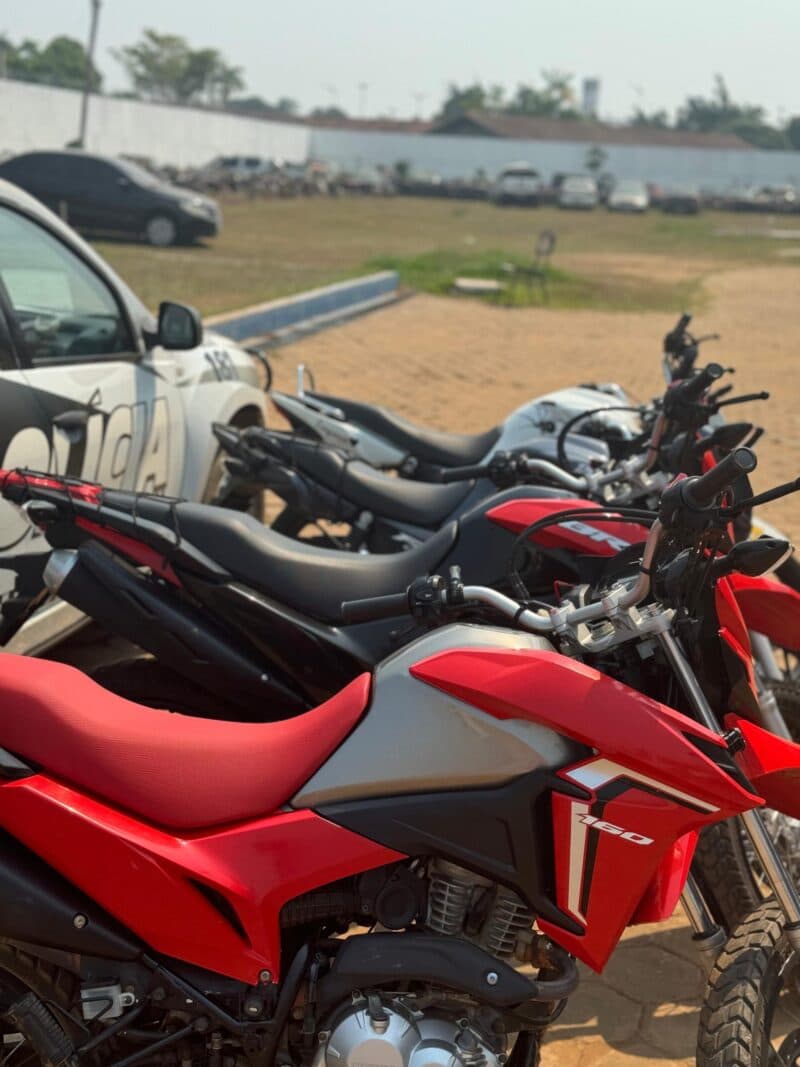 Trio é preso suspeito de furtar motos de concessionária em Humaitá