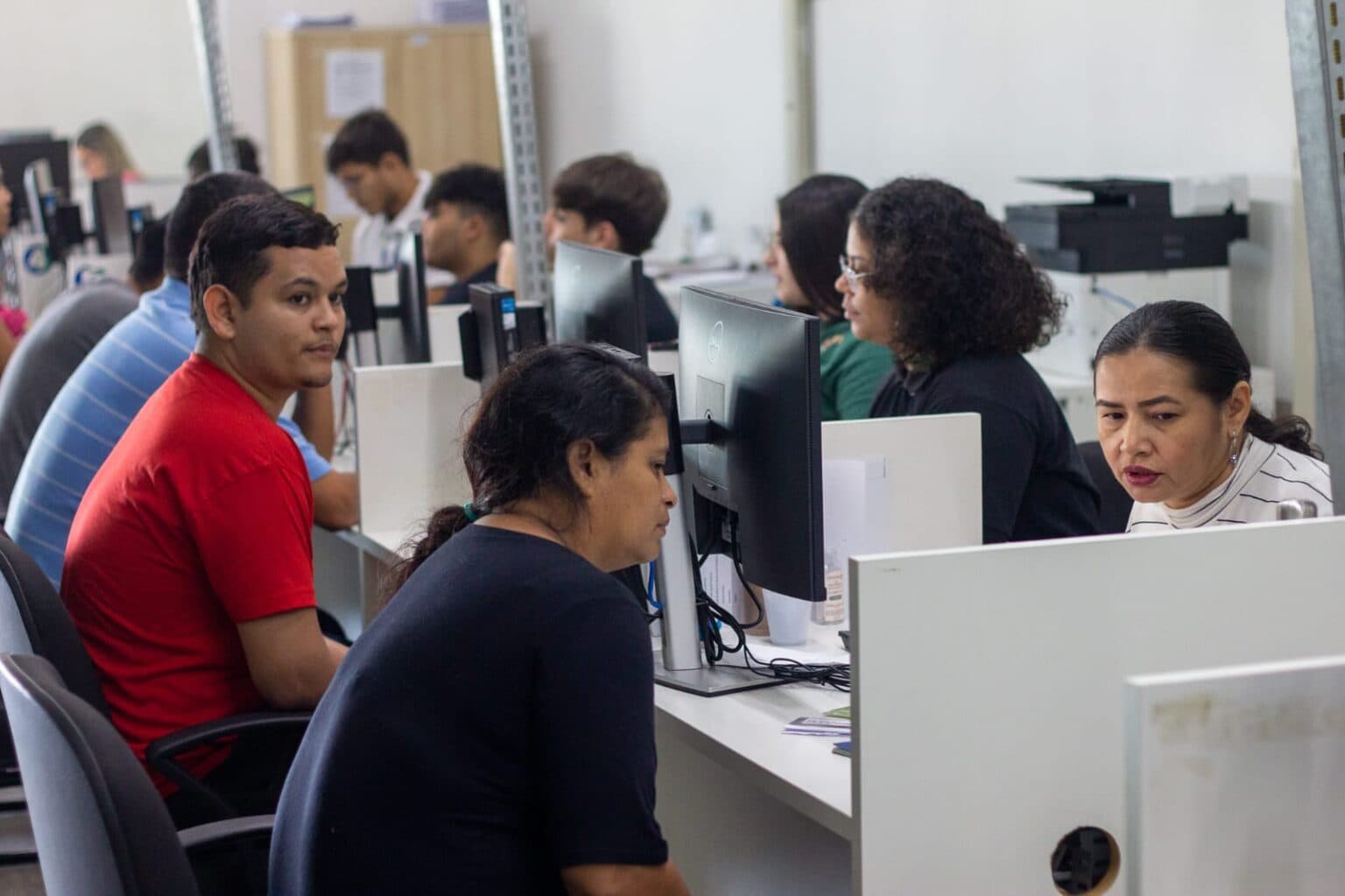 Sine Amazonas anuncia 184 vagas de emprego para esta segunda-feira (12/8)