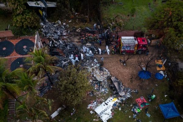 Tragédia em Vinhedo: familiares aguardam pela identificação dos 62 corpos