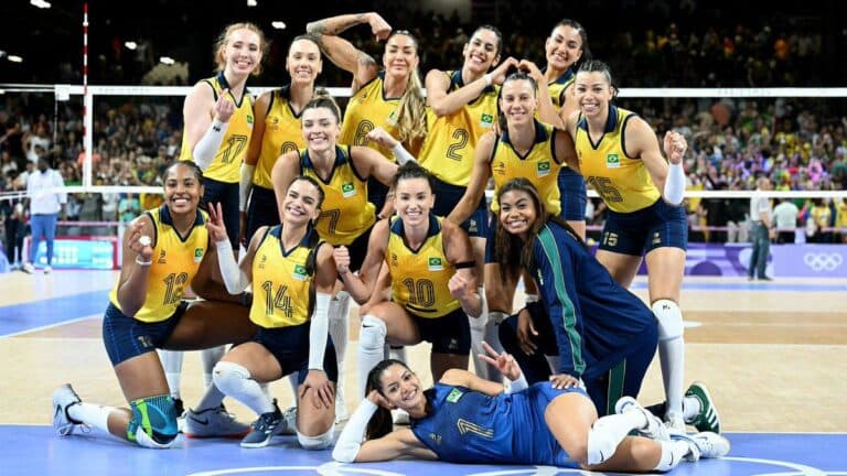 Brasil vence a Turquia e conquista bronze no vôlei feminino