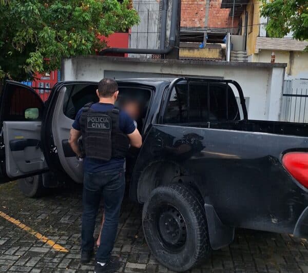 VÍDEO: Suspeito de cometer 12 assaltos a ônibus é preso em Manaus