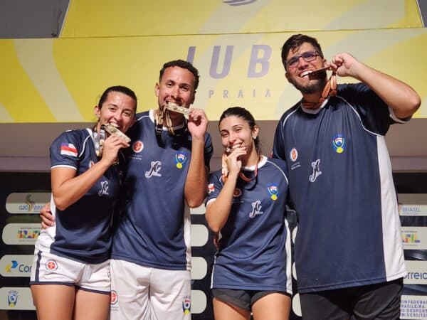 Beach tennis do Amazonas fatura ouro e bronze nos JUBs Praia 2024