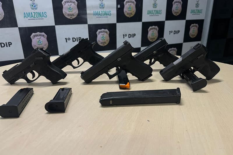 Homem é preso com drogas, armas e munições na Av. Torquato Tapajós, em Manaus