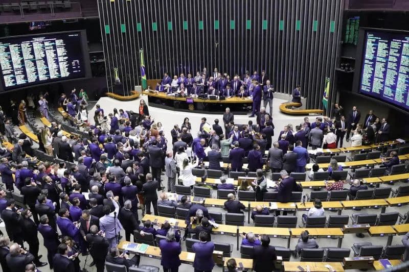 Entenda como funciona a ‘escala de trabalho’ dos deputados federais, alvos de críticas