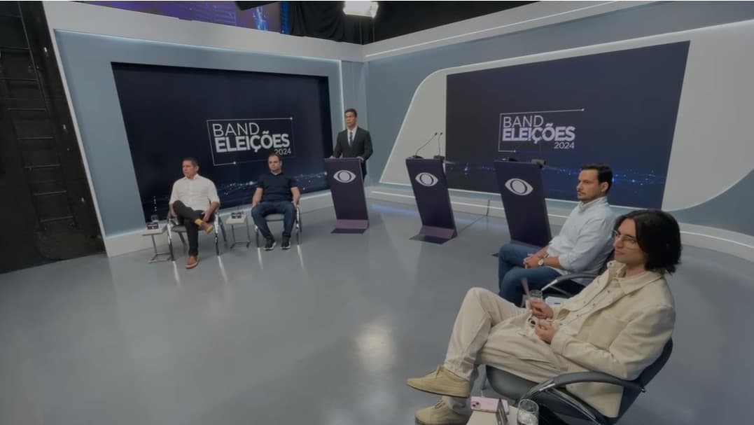 Em debate, pré-candidatos criticam gestão de prefeito de Manaus e trocam farpas