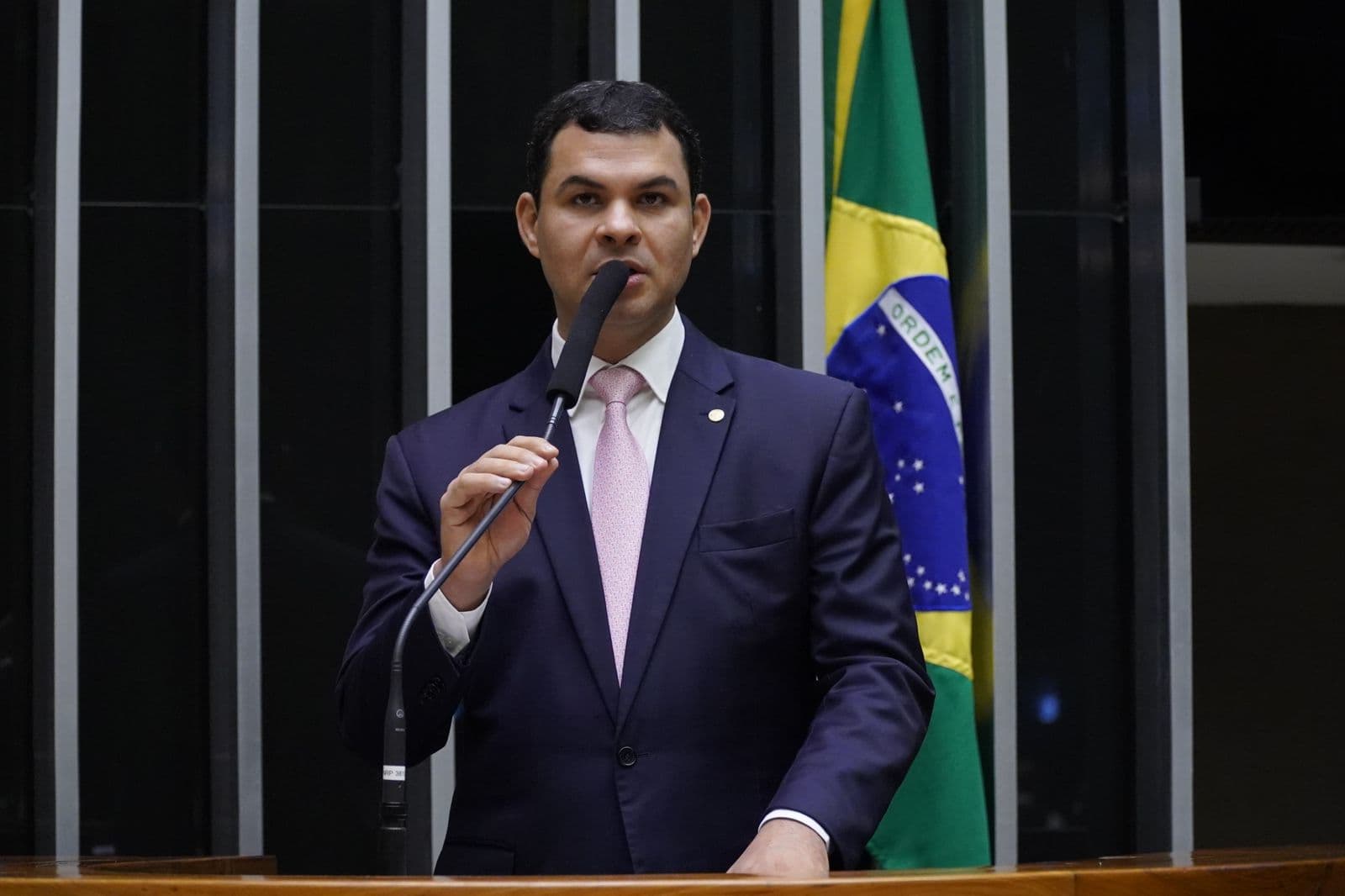 Saullo Vianna anuncia recursos de R$ 12 milhões para reconstrução de casas em Beruri, interior do Amazonas