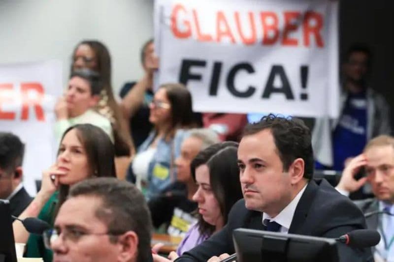 Glauber Braga apresenta “sinais de fraqueza” após 139 horas de greve de fome na Câmara, diz PSOL