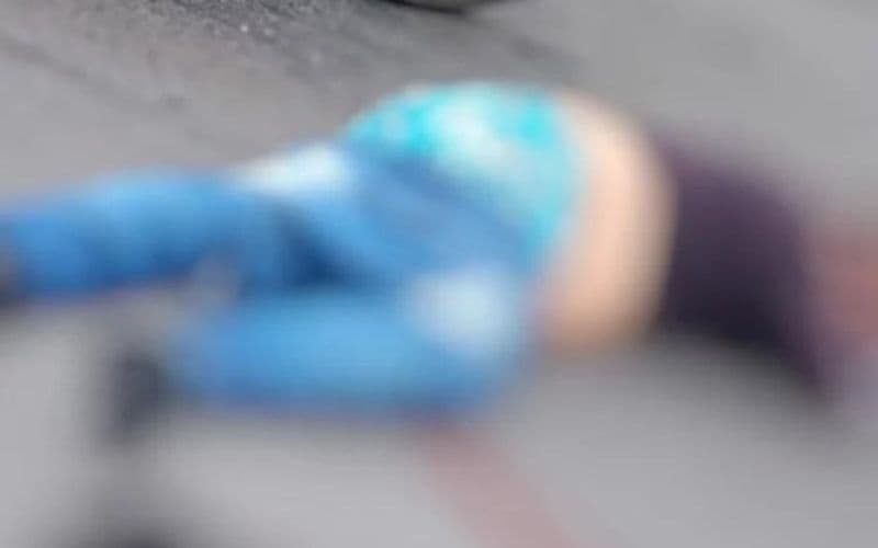 Motociclista fica inconsciente ao ser arremessado em acidente de trânsito