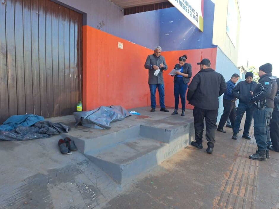 MS: Morador em situação de rua morre de frio no meio de calçada