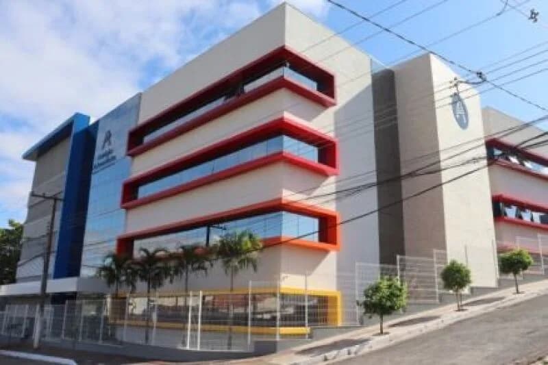 Em MT, alunos são expulsos de colégio por criarem “falsos nudes” de colegas e uma professora