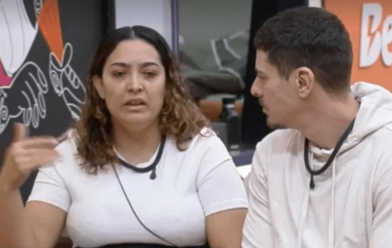 A Fazenda: Camila Moura chora ao falar sobre fim do casamento com ex-BBB Lucas Buda
