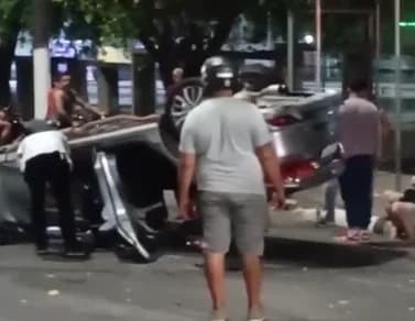VÍDEO: Motorista fica ferido após carro capotar na Av. Darcy Vargas