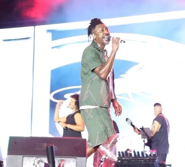 VÍDEO: Grupo Pixote canta maiores sucessos no ‘Manaus Passo a Paço 2024’