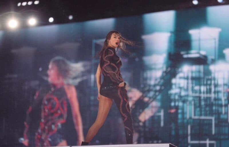 Amazonense é indenizada em R$ 10 mil após adiamento do show de Taylor Swift