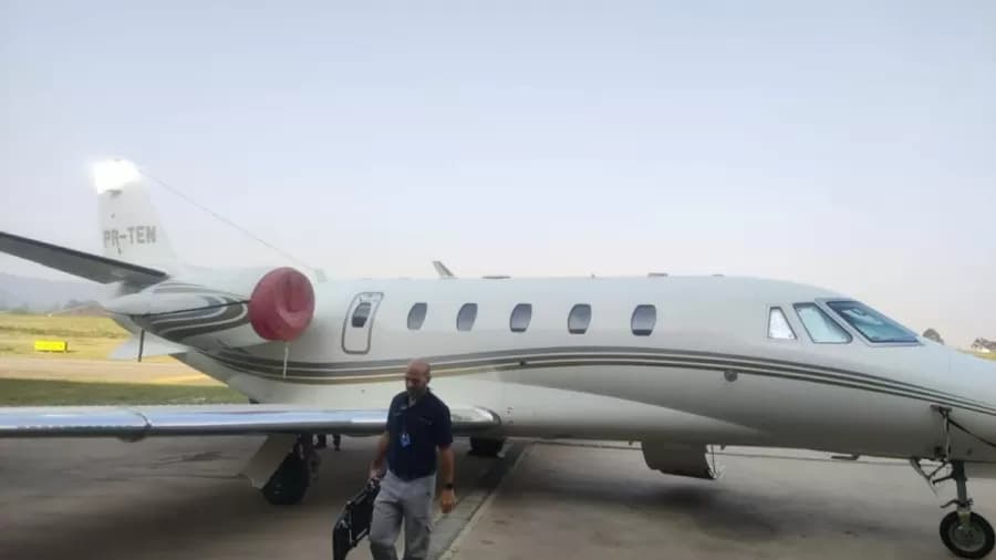 Equipe de Gusttavo Lima afirma que avião apreendido havia sido vendido