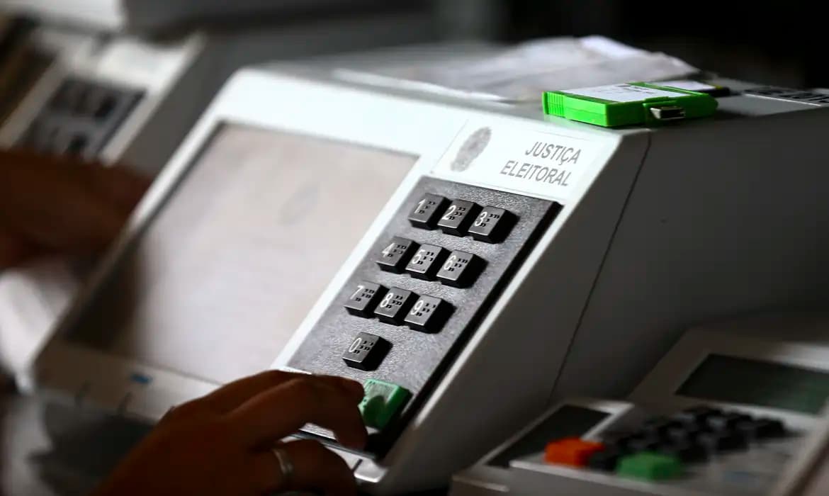 Derrotados nas urnas alcançam cargos de confiança na CMM e na Prefeitura de Manaus