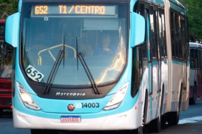 Foragido da Justiça é preso em ônibus do transporte coletivo de Manaus