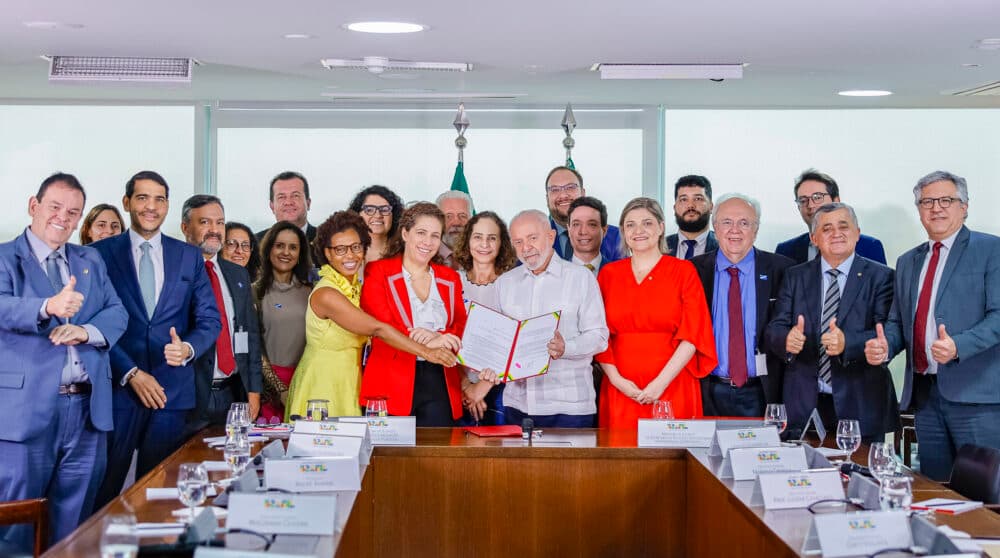 Lei que unifica regras de concursos públicos federais é sancionada por Lula