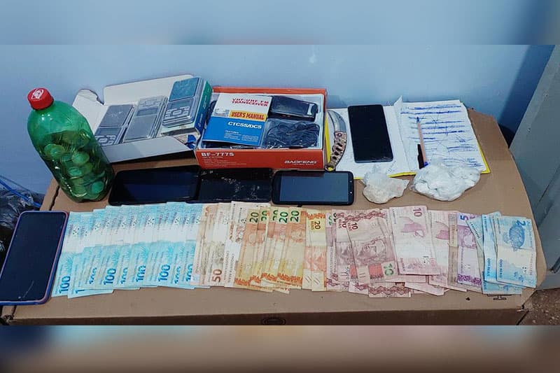 Dupla é presa por tráfico de drogas e comércio ilegal de armas em Barreirinha