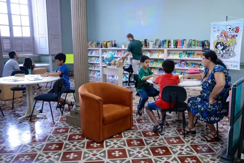 Troca de Livros e Gibis movimenta Biblioteca Pública do Amazonas neste domingo