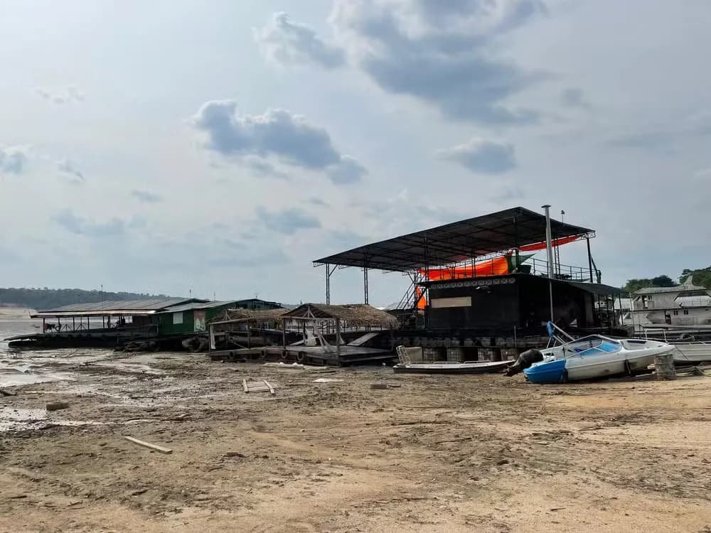 Rio Negro está a menos de um metro de bater seca recorde de 2023 em Manaus, diz Defesa Civil