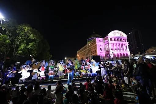 Brincadeiras e circuito dedicado à acessibilidade agitaram o Dia das Crianças, no Largo de São Sebastião