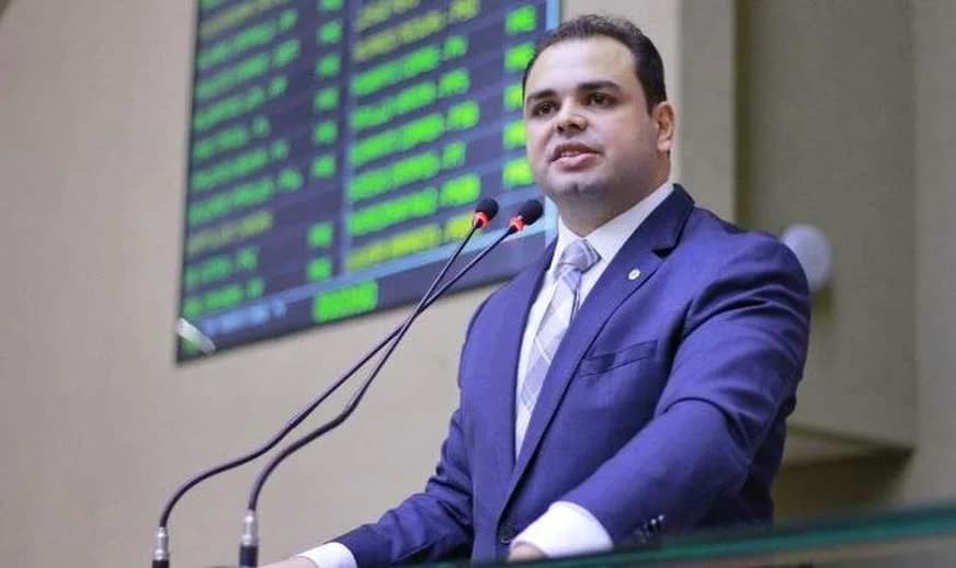 Cidade diz que vai concorrer novamente à presidência da ALEAM e que decisão pedindo novas eleições foi “ação política”