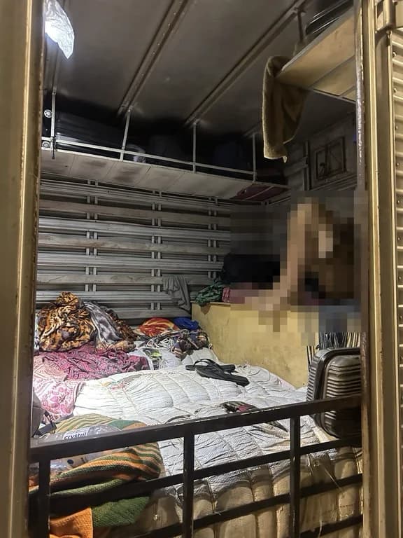 Pessoas eram transportadas como carga na BR-060, rumo a Aparecida-GO