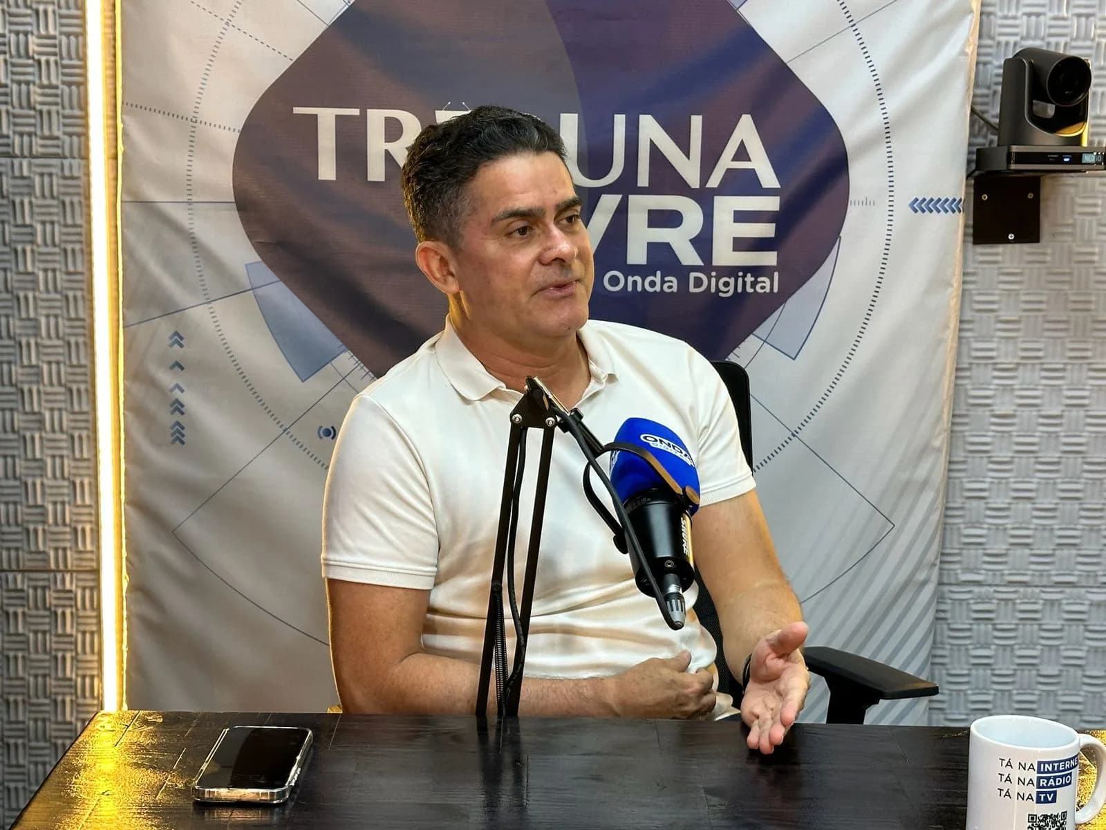 “Quem não faz nada vai procurar o que falar”, diz David Almeida sobre críticas