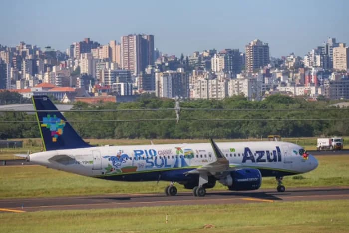 Aeroporto de Porto Alegre reabre quase 6 meses após enchente destruidora no RS