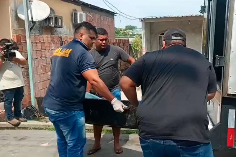 VÍDEO: Em Manaus, homem é morto com facada no peito e companheira é suspeita